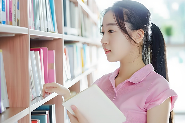 女儿今年下半年去韩国留学，如何给她买留学保险